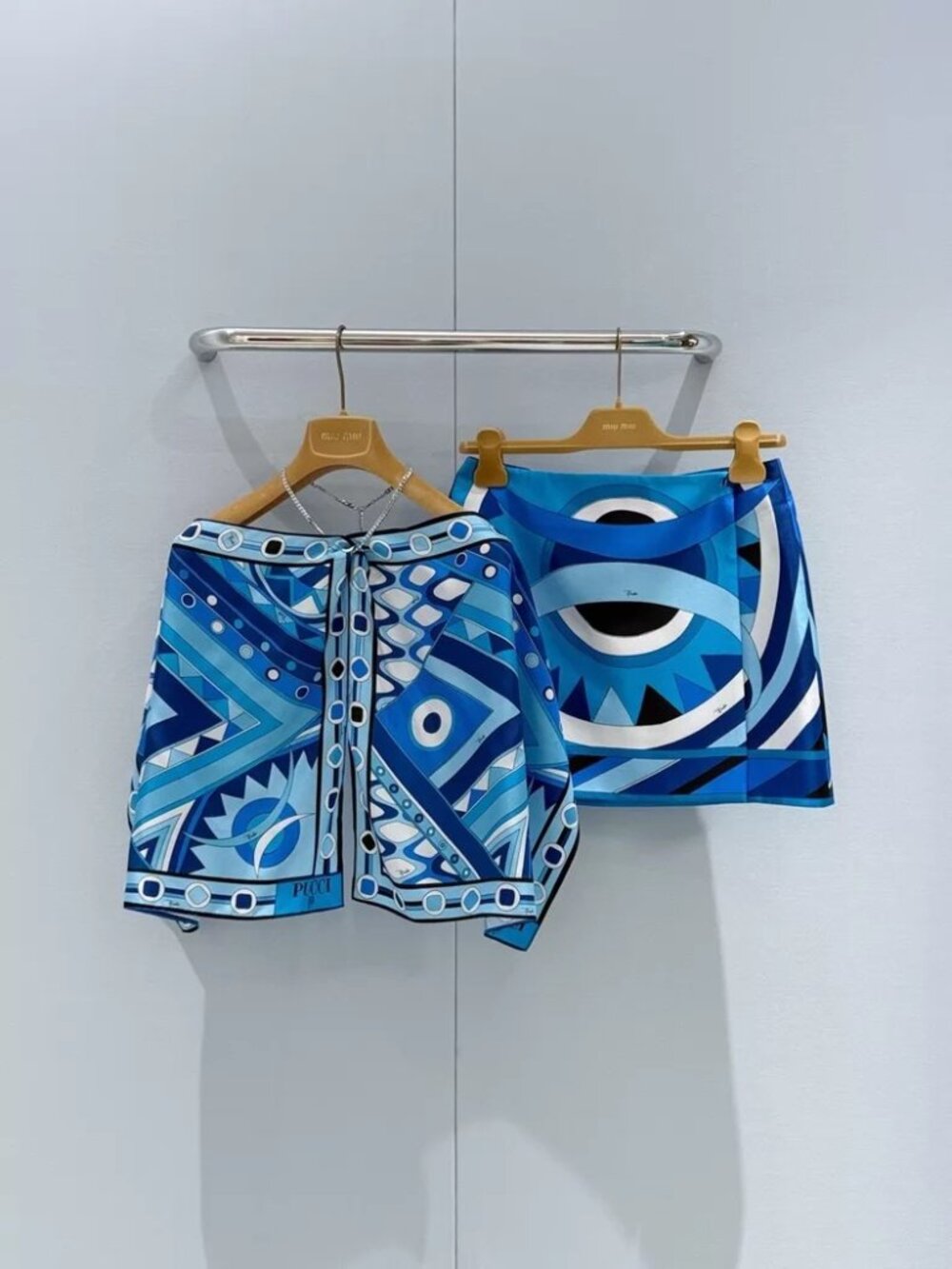 NWT Emilio Pucci Blue Geometric Silk Halter Top & Skirt Set - Picture 10 of 16